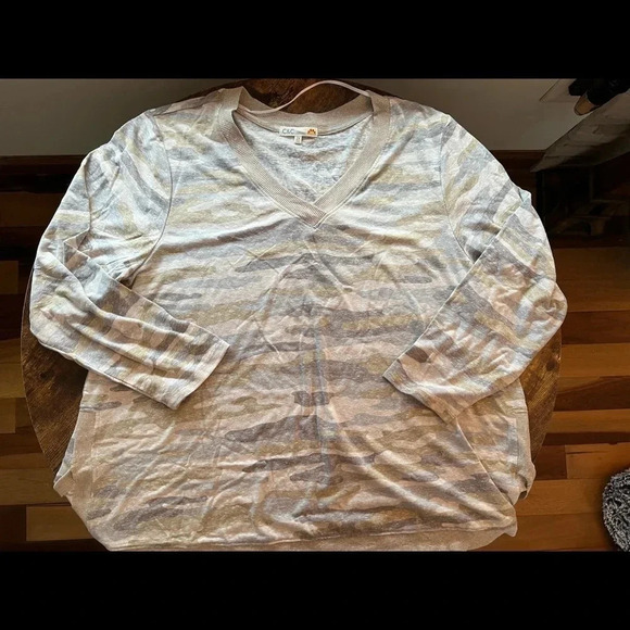 C&C California plus size woman’s top - Picture 1 of 9